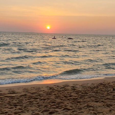 Dusit Grand Condo View Jomtien Exterior foto
